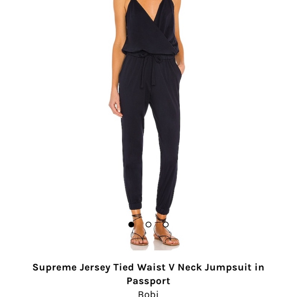 Supreme Jersey Tied Waist V Neck Jumpsuit in Passport
Bobi navy size XS